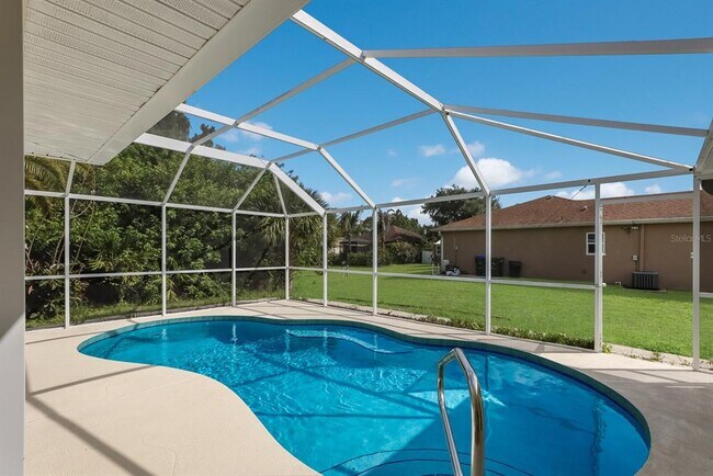 Building Photo - 2004 Boca Chica Ave