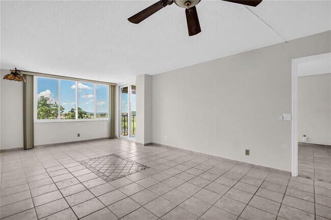 Building Photo - 6158 Palma Del Mar Blvd S
