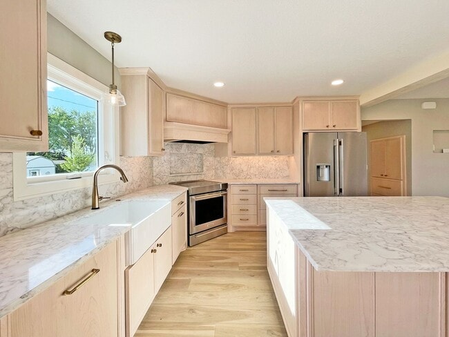 Building Photo - All New From Top To Toe, Gorgeous Home with Stunning Kitchen, Primary Suite, Family Room & More!