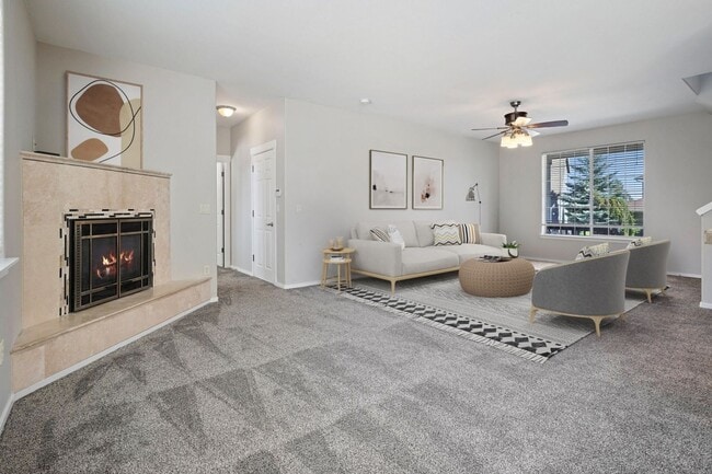 Building Photo - Huge home, recent upgrades!  Like new!