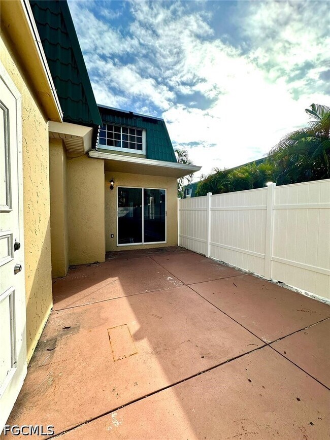 Building Photo - 5826 Whiting Ct
