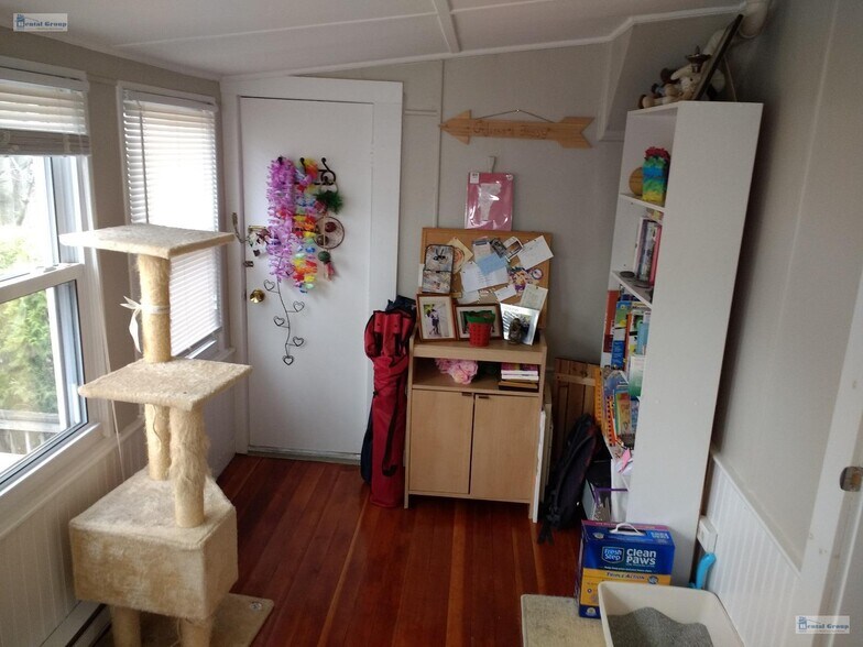 Building Photo - 26 Rand St