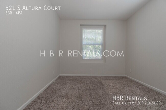 Building Photo - 521 S Altura Ct