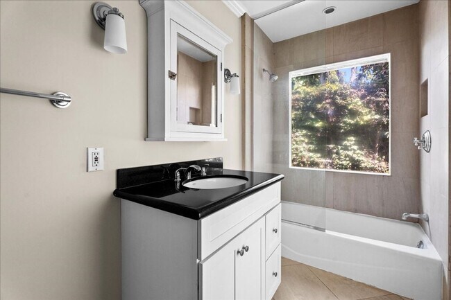 Building Photo - Luxury Private 2 bd Rental Home w/ Pool