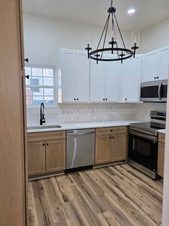 Building Photo - 410 W I St