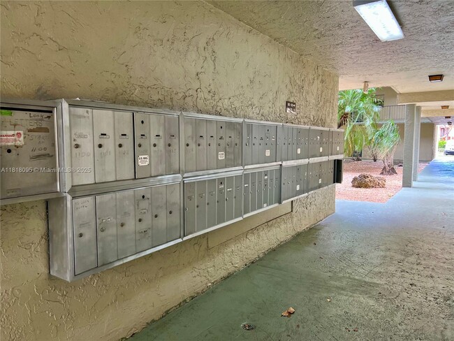 Building Photo - 1800 SW 81st Ave