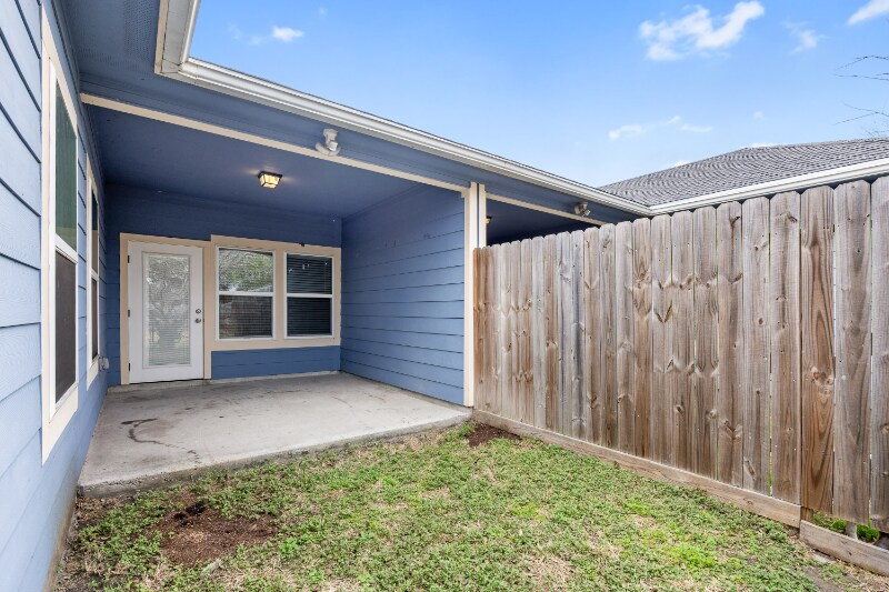 Building Photo - 1650 Clare Dr