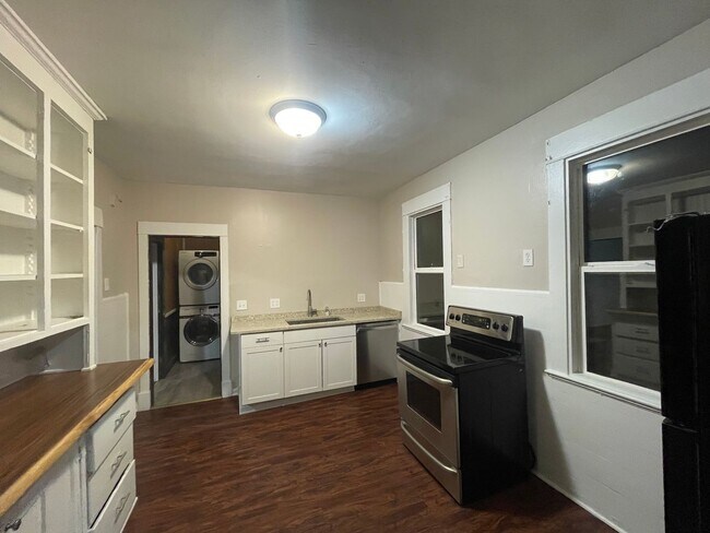 Building Photo - 260 Humboldt Pkwy