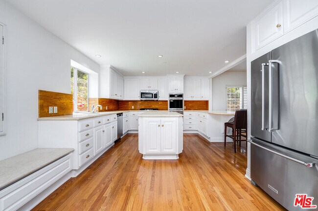 Building Photo - 6074 W 75th Pl