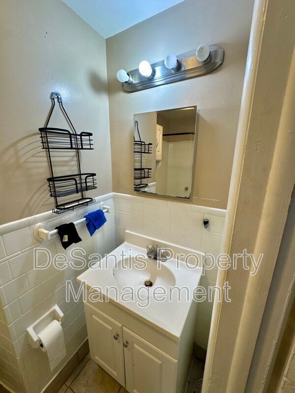 Building Photo - 1509 Hatteras St