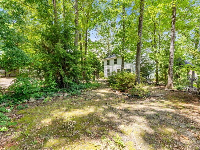 Building Photo - 3513 Castlebury Dr