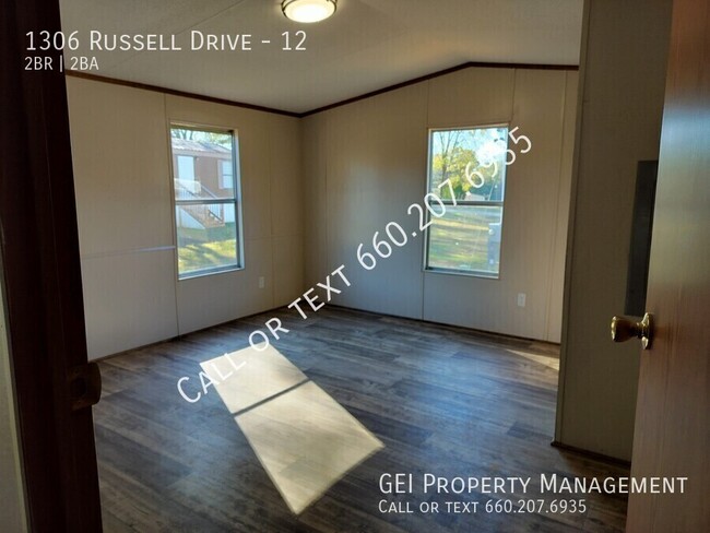 Building Photo - 1306 Russell Dr