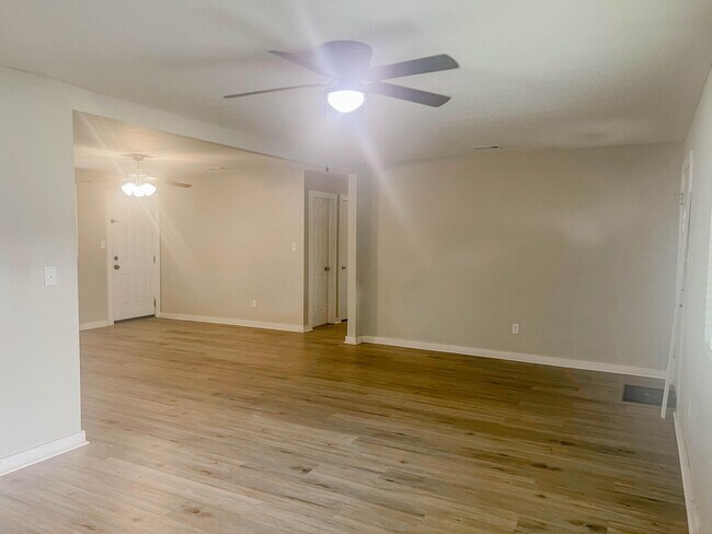 Building Photo - 3518 Redd Dr