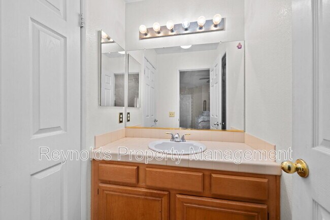 Building Photo - 38276 Pine Creek Pl