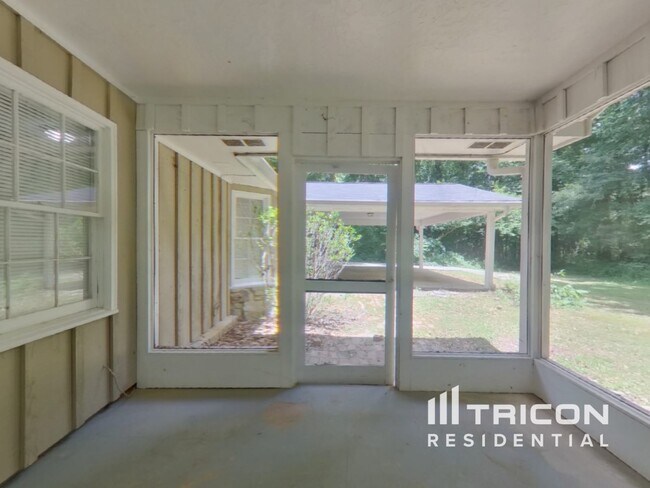 Building Photo - 4539 Riverwood Cir