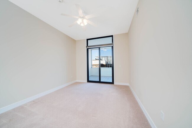 Building Photo - Enjoy The View