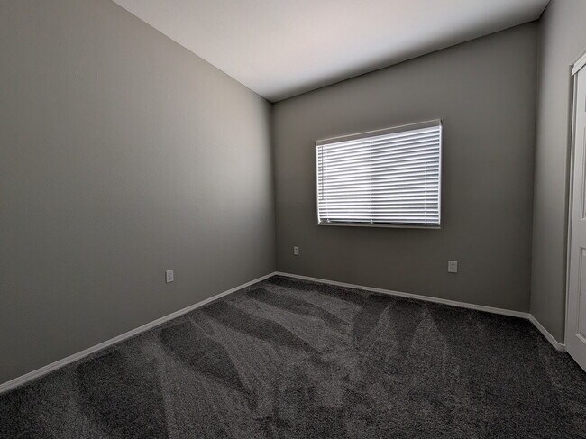 Building Photo - 3-BEDROOM CONDO FOR RENT IN NW LAS VEGAS