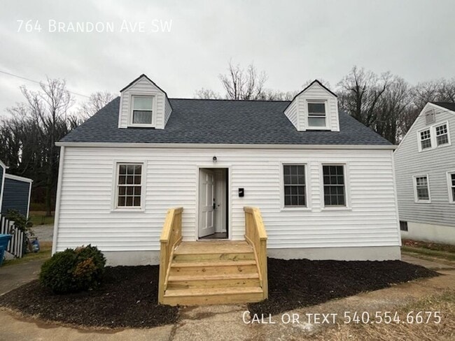 Primary Photo - 764 Brandon Ave SW
