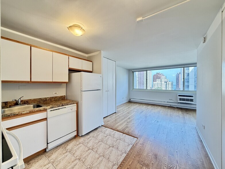 Building Photo - 1442 N Dearborn St
