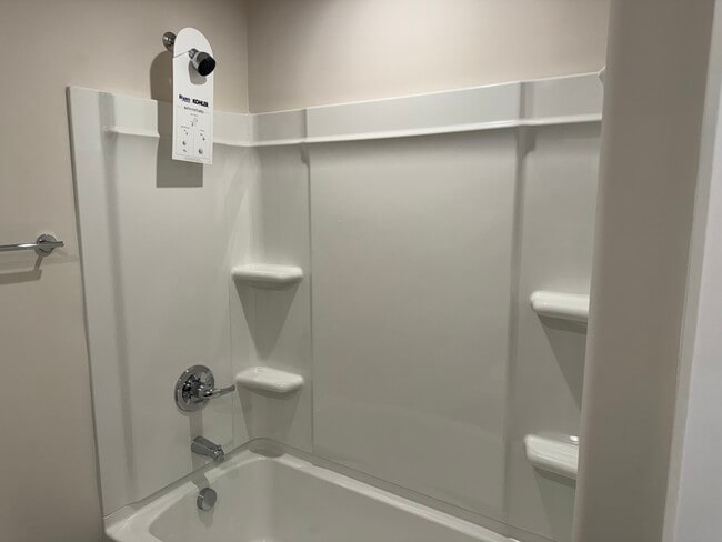 Building Photo - 1100 Aubrey Mdws Pl