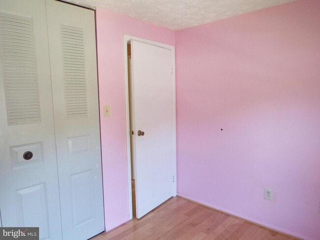 Building Photo - 3656 Woodhaven Ct