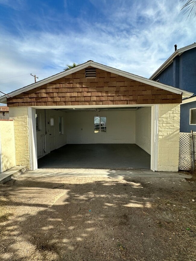 Building Photo - 317 Richfield Ave