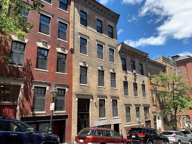 Building Photo - 33 Anderson St