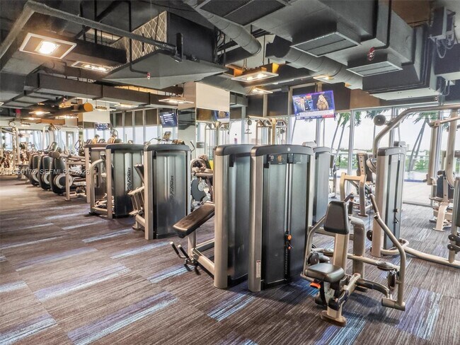 Building Photo - 601 NE 36th St