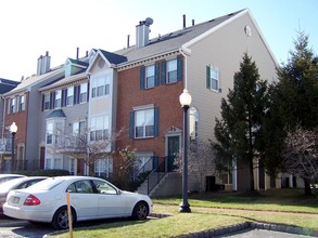 Building Photo - 12 Juniper St