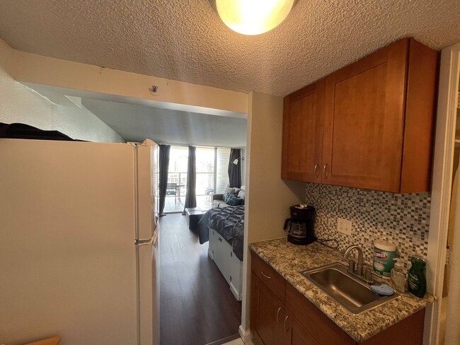 Building Photo - Fully Furnished Studio with Great Views in...