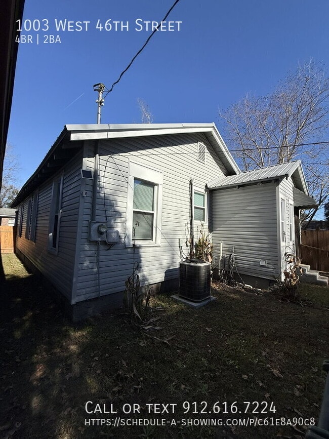 Building Photo - 1003 W 46th St