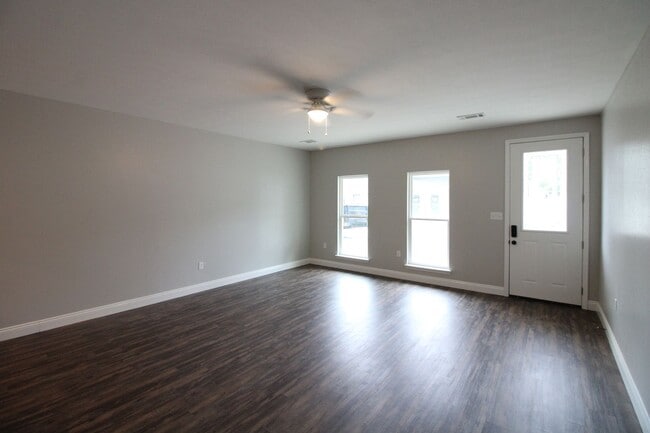 Building Photo - 212 Lacey Eden Ln
