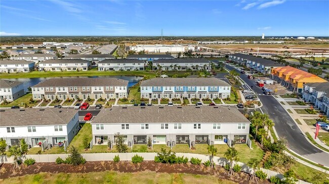 Building Photo - 16642 San Nicola Pl