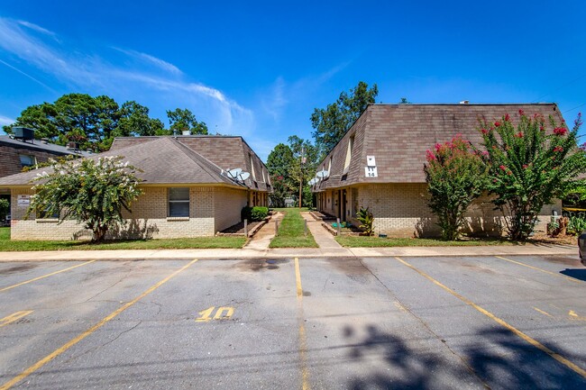 Primary Photo - 2 Bedroom Apt. in Prime Location - Newly R...