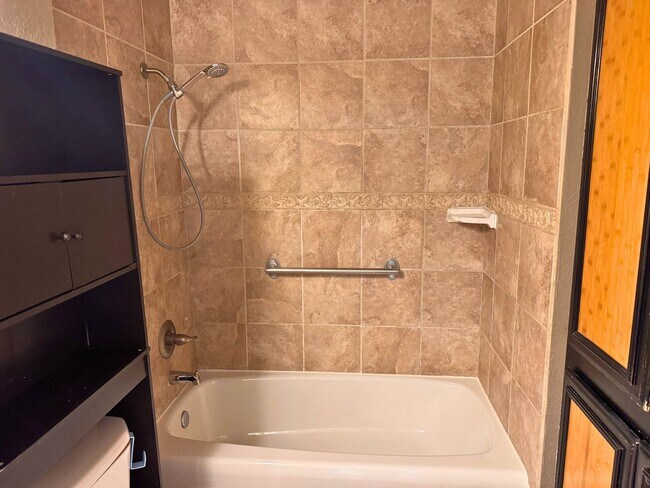 Building Photo - 3 Bed 1.5 Bath Home Close to Sheppard AFB!