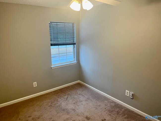 Building Photo - 2524 Autumn Ridge Dr SW