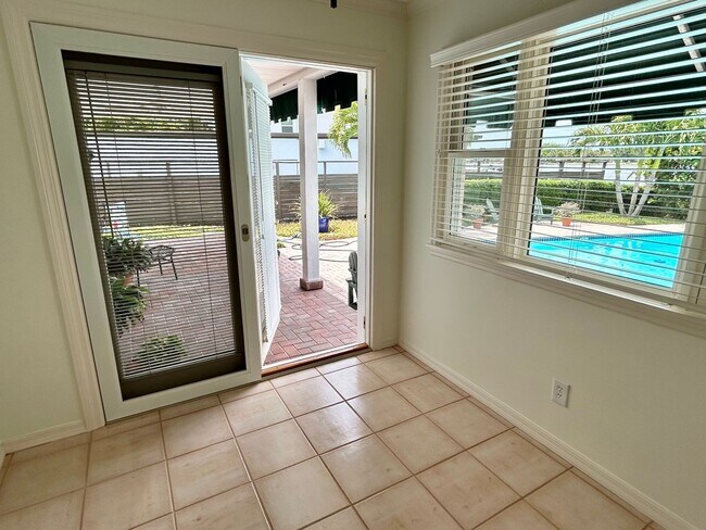 Building Photo - Classic waterfront Snell Isle Estates 3 Bed 2.5 Bath Home with private dock!