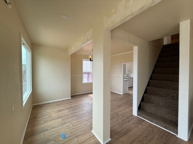 Building Photo - 1524 Sheridan Ave