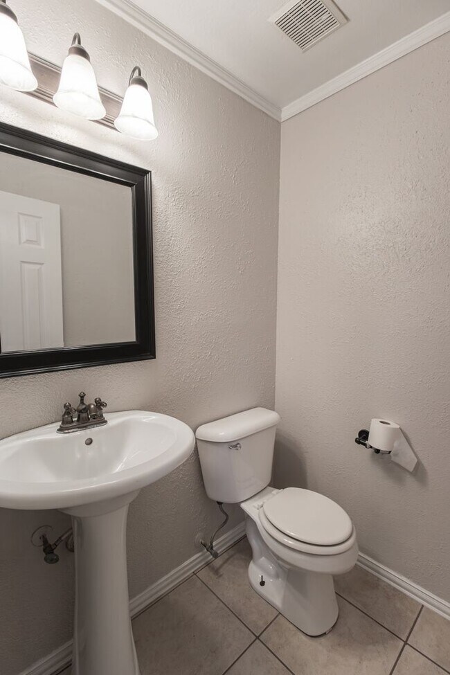 Building Photo - First Month FREE RENT—Spacious Living with Bonus Loft in Oak Valley! Spacious 2-Story with Loft, ...