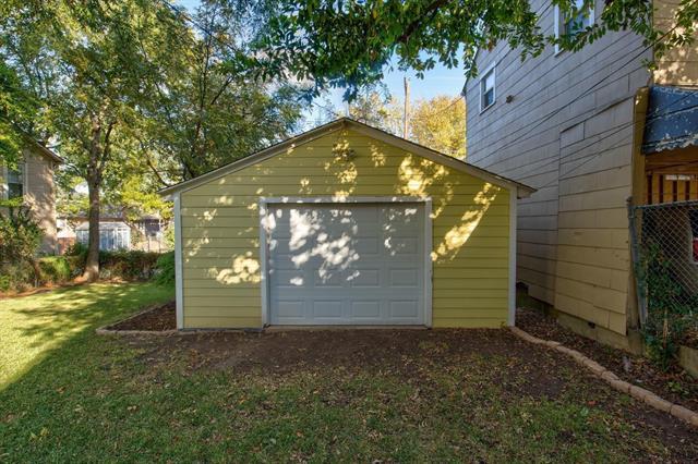 Building Photo - 2561 Rogers Ave