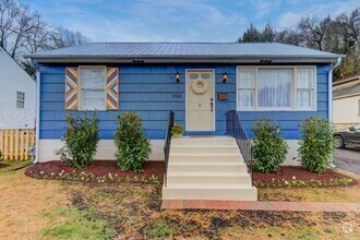 Building Photo - 1036 Ashwood Pl NE