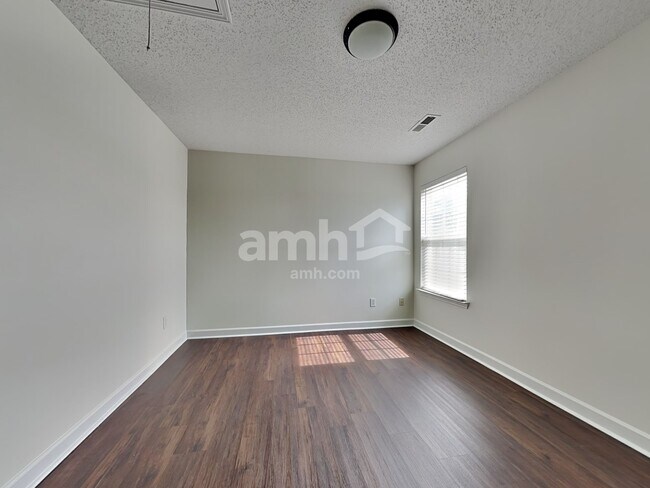 Building Photo - 14012 Sobeck Ln