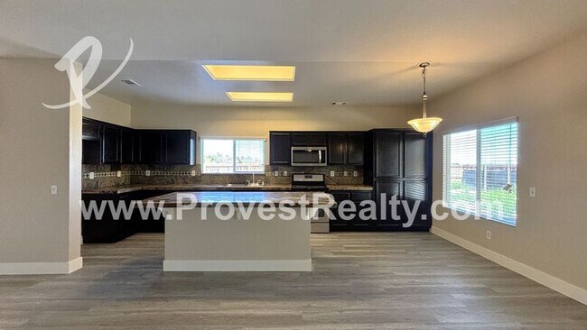 Building Photo - 14693 Karen Dr