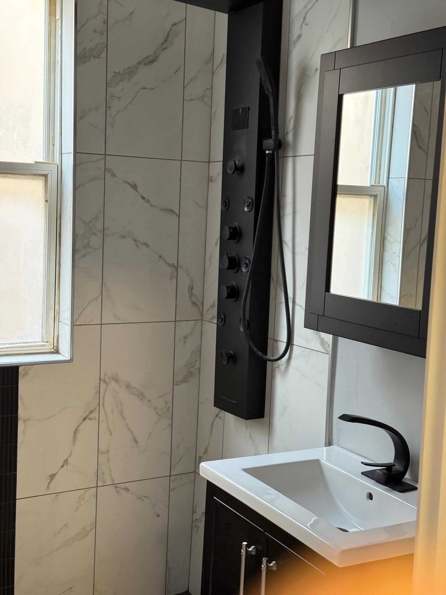 Building Photo - 7123 S Cornell Ave