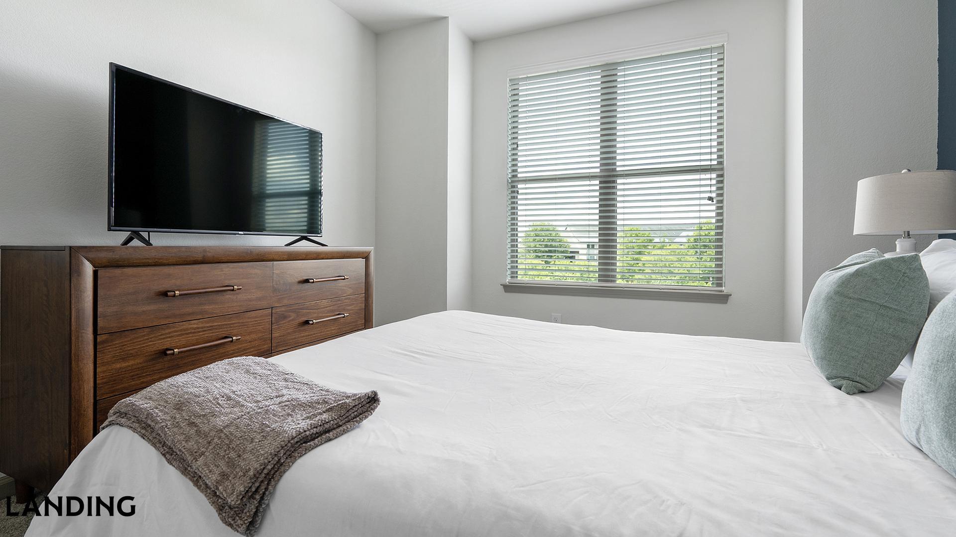 Building Photo - 10051 Perimeter Station Dr