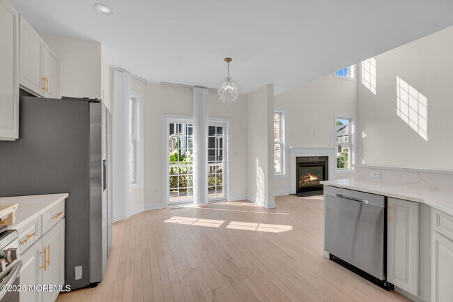 Building Photo - 17 Kitchen Ave