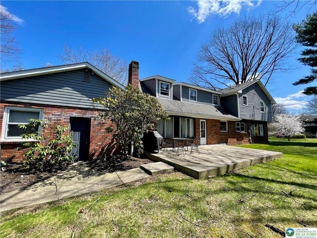 Building Photo - 1331 Armstrong Rd