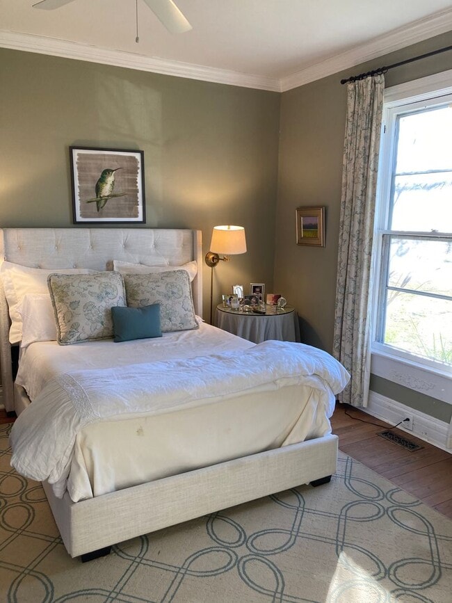Building Photo - Charming Sylvan Park Victorian