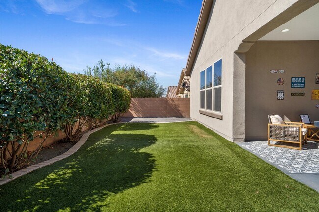 Building Photo - FULLY FURNISHED, Recently Constructed 4 Bedroom Home Available Near Golf Course Rd & Southern Blvd!