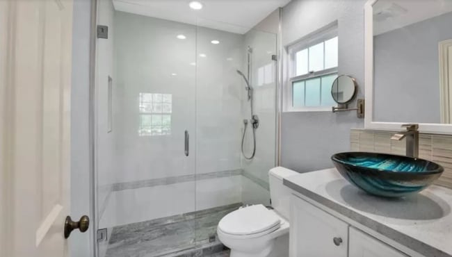 Building Photo - Spacious 4 Bed, 4 Bath Executive Home on Peaceful Cul-de-Sac!
